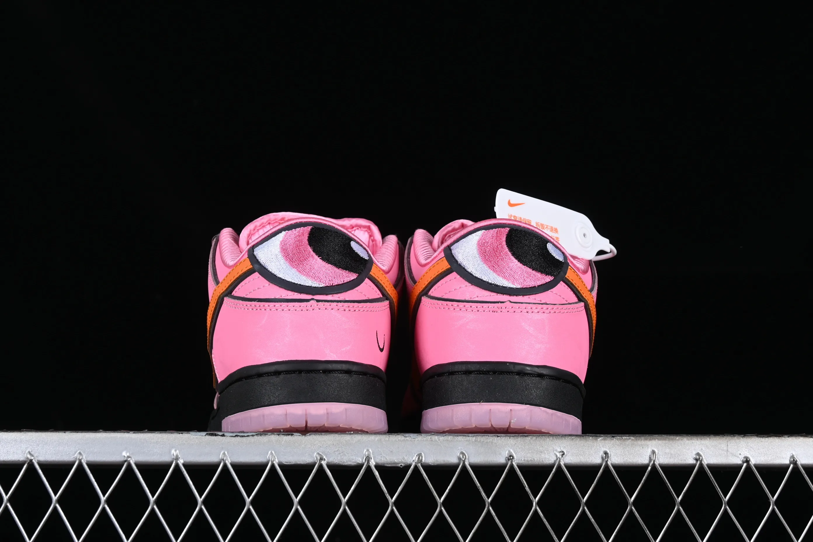 All Categories Nk SB Dunk Series Nk SB Dunk Low Low-top sneakers F version The Powerpuff Girls x Nk SB Dunk Low Powerpuff Girls joint model Low-top casual sneakers FD2631-600
